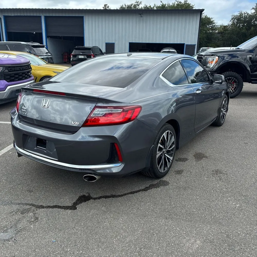 Honda Accord photo 8