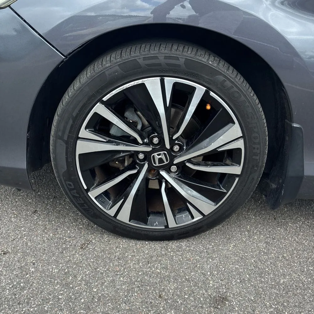 Honda Accord photo 17