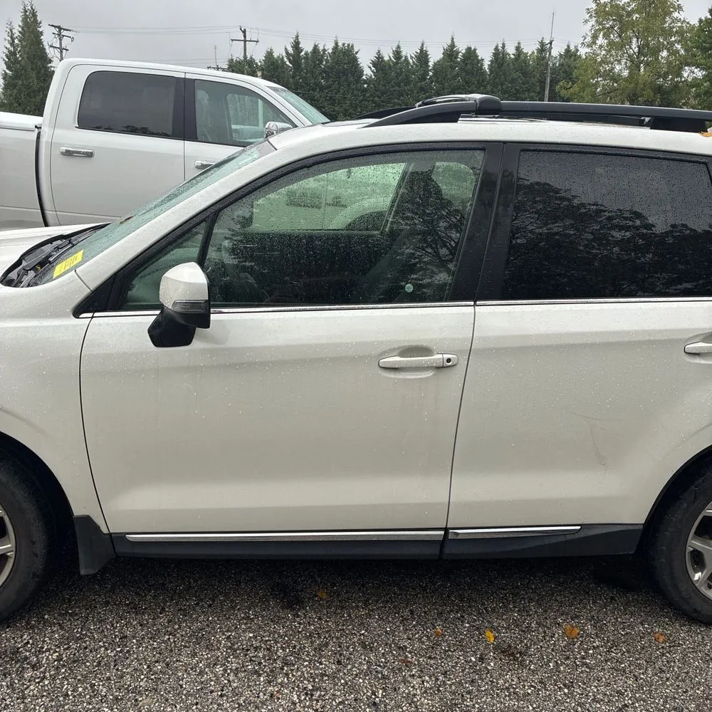 Subaru Forester photo 3