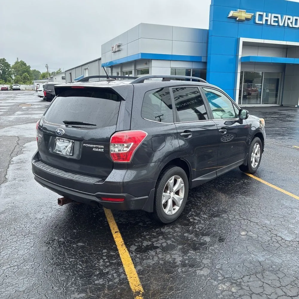 Subaru Forester photo 8