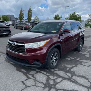 Red 2016 Toyota Highlander XLE V6 for sale in Carlstadt, NJ