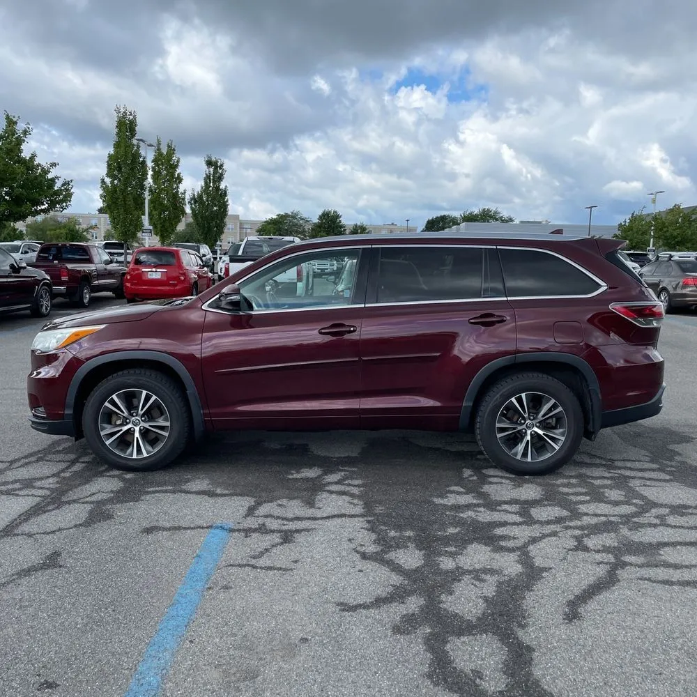 Toyota Highlander photo 3