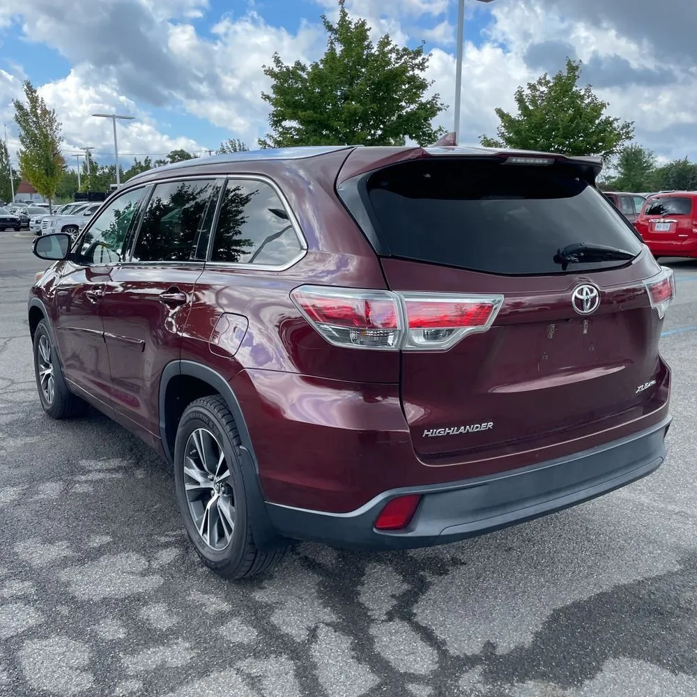 Toyota Highlander photo 5