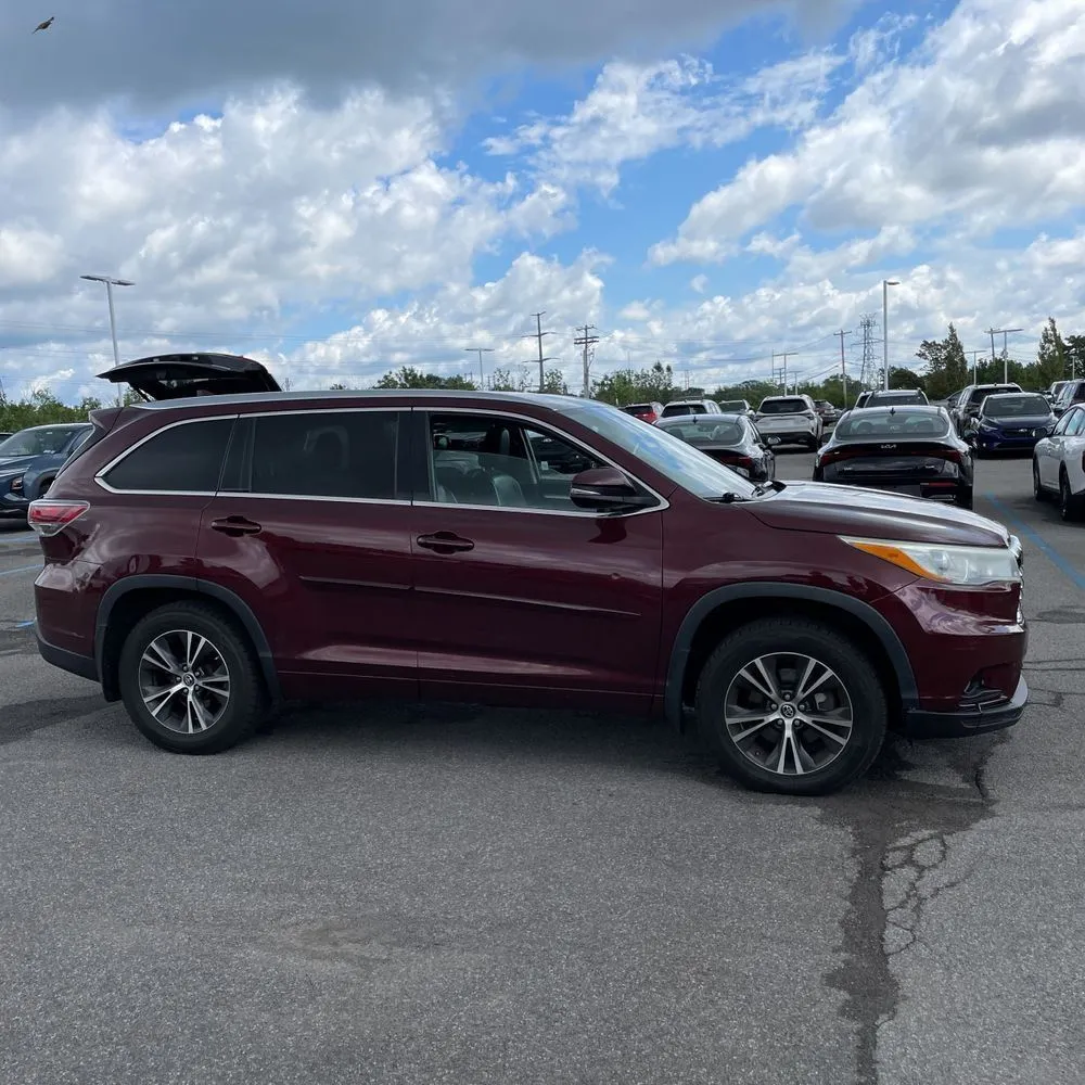 Toyota Highlander photo 10