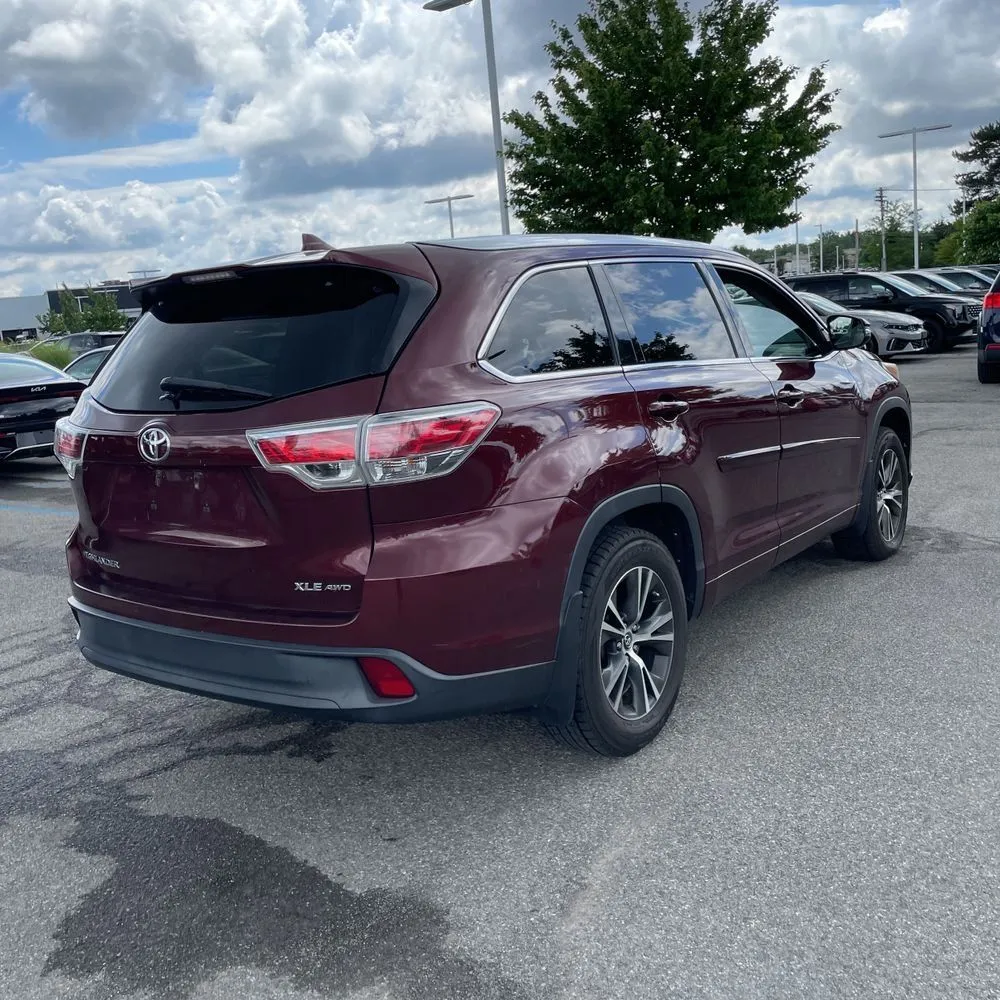 Toyota Highlander photo 8