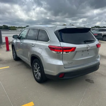 More photos of 2018 Toyota Highlander XLE at 101 Motors, NJ