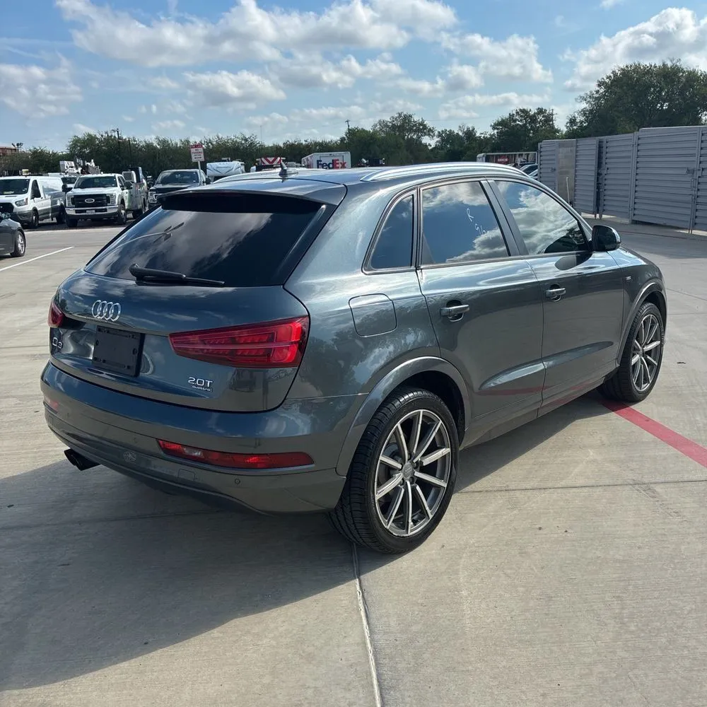 Audi Q3 photo 8