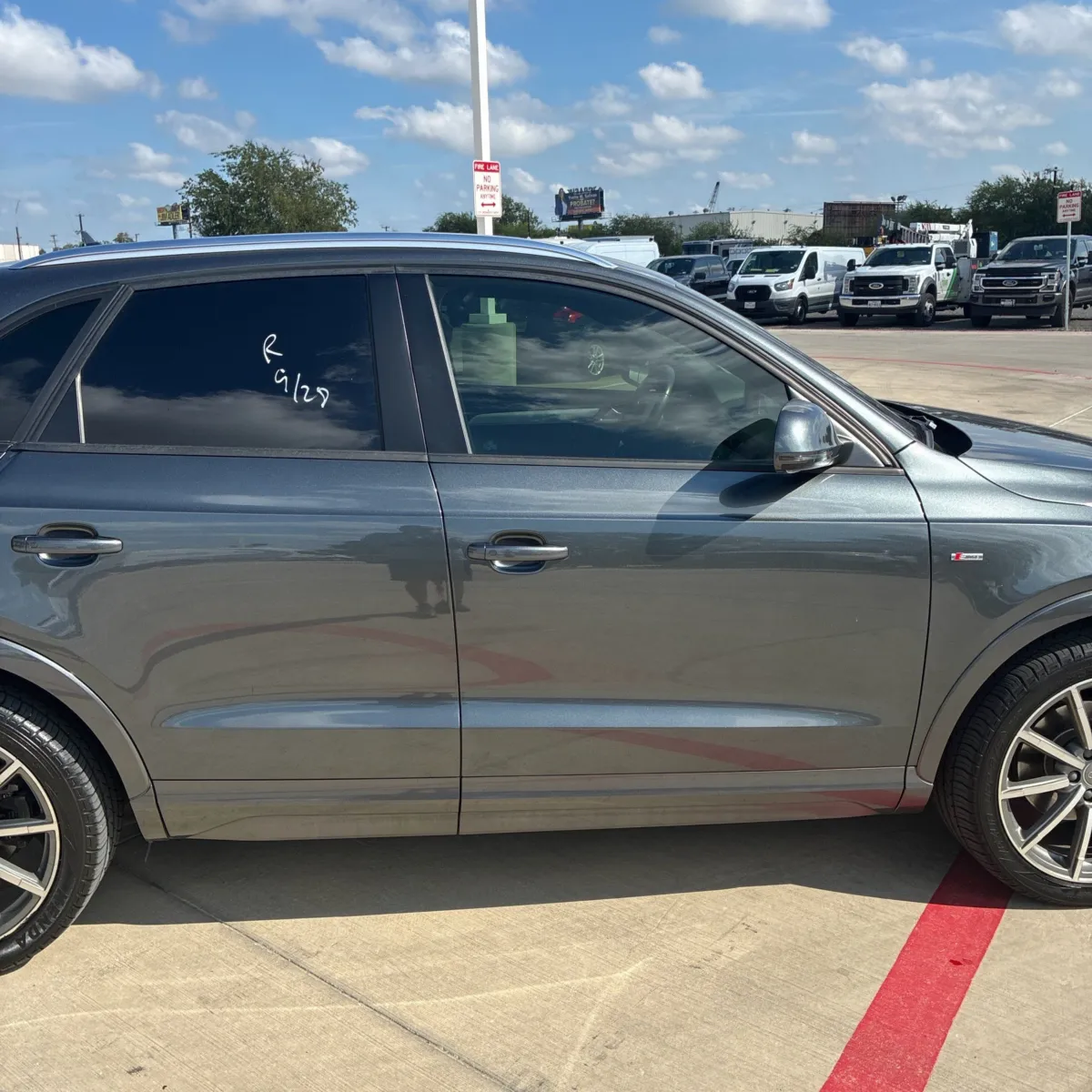 Audi Q3 photo 11