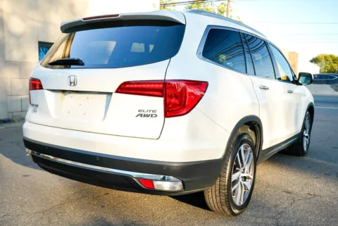 More photos of 2017 Honda Pilot Elite at 101 Motors, NJ