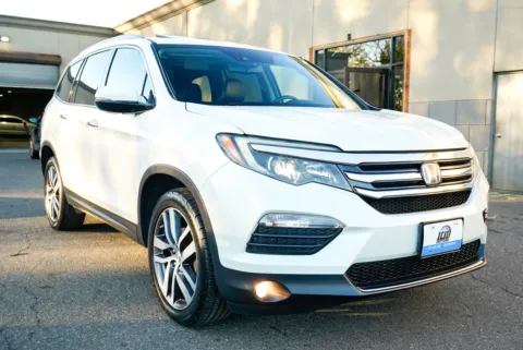 Another view of 2017 Honda Pilot Elite for sale in Carlstadt, NJ at 101 Motors