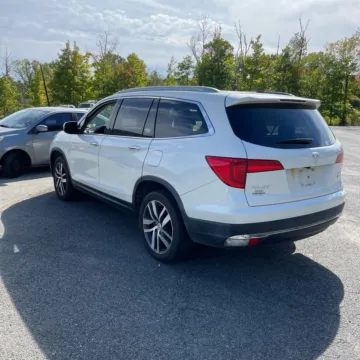 More photos of 2017 Honda Pilot Elite at 101 Motors, NJ