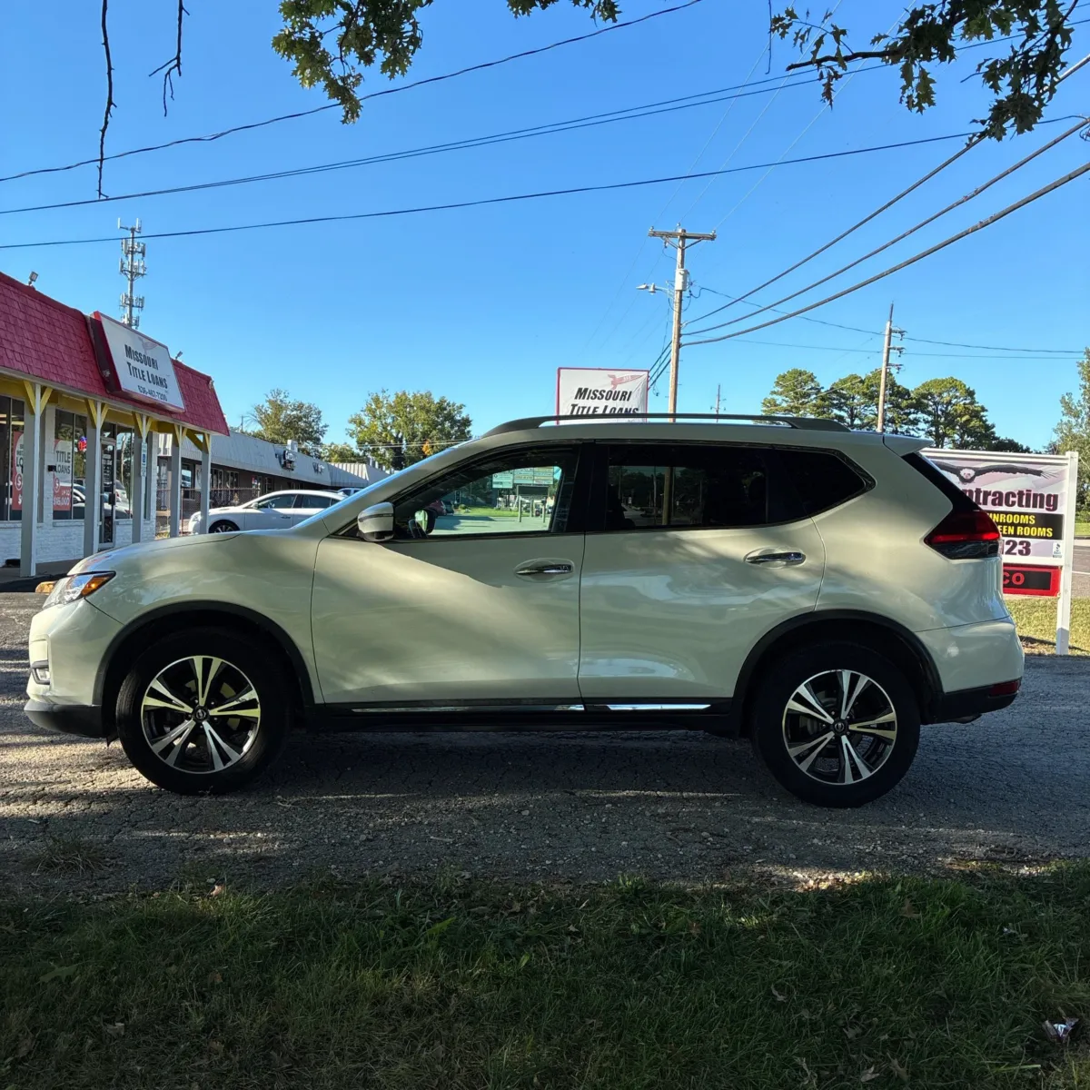 Nissan Rogue photo 3