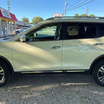 More photos of 2017 Nissan Rogue SL at 101 Motors, NJ