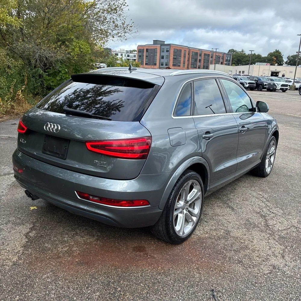 Audi Q3 photo 8