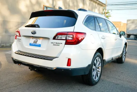 More photos of 2017 Subaru Outback 2.5i Touring at 101 Motors, NJ