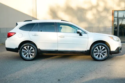 More photos of 2017 Subaru Outback 2.5i Touring at 101 Motors, NJ