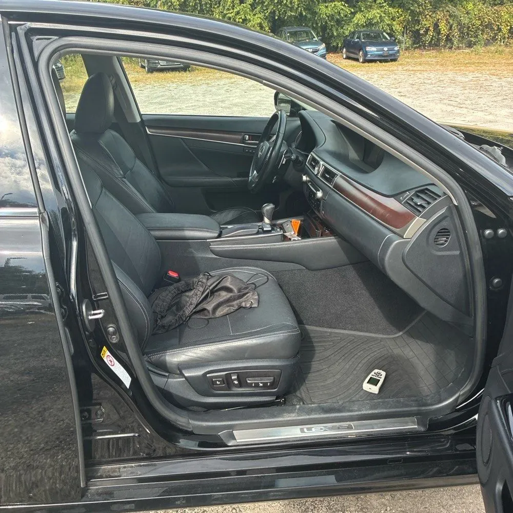 Lexus GS photo 22