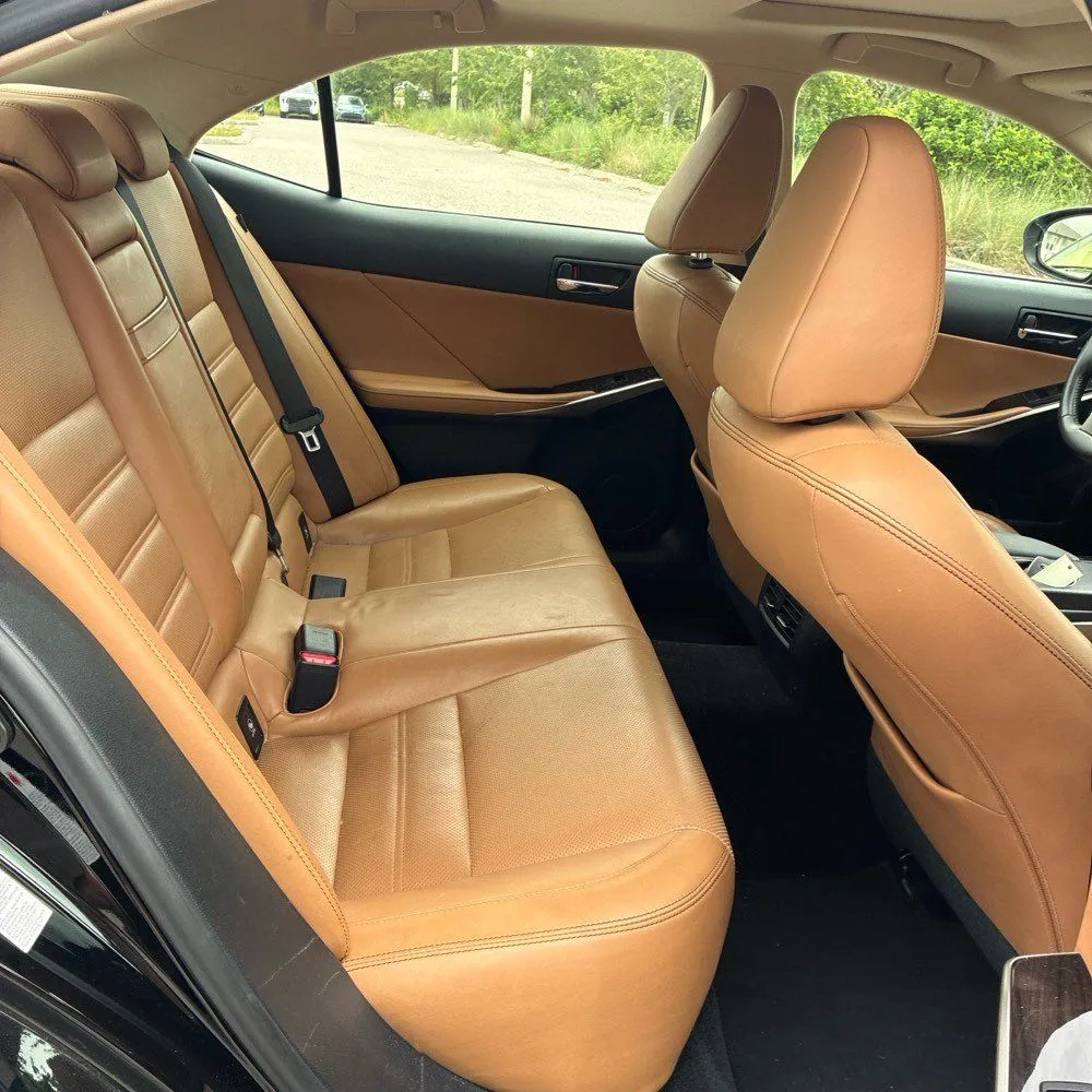 Lexus IS photo 25
