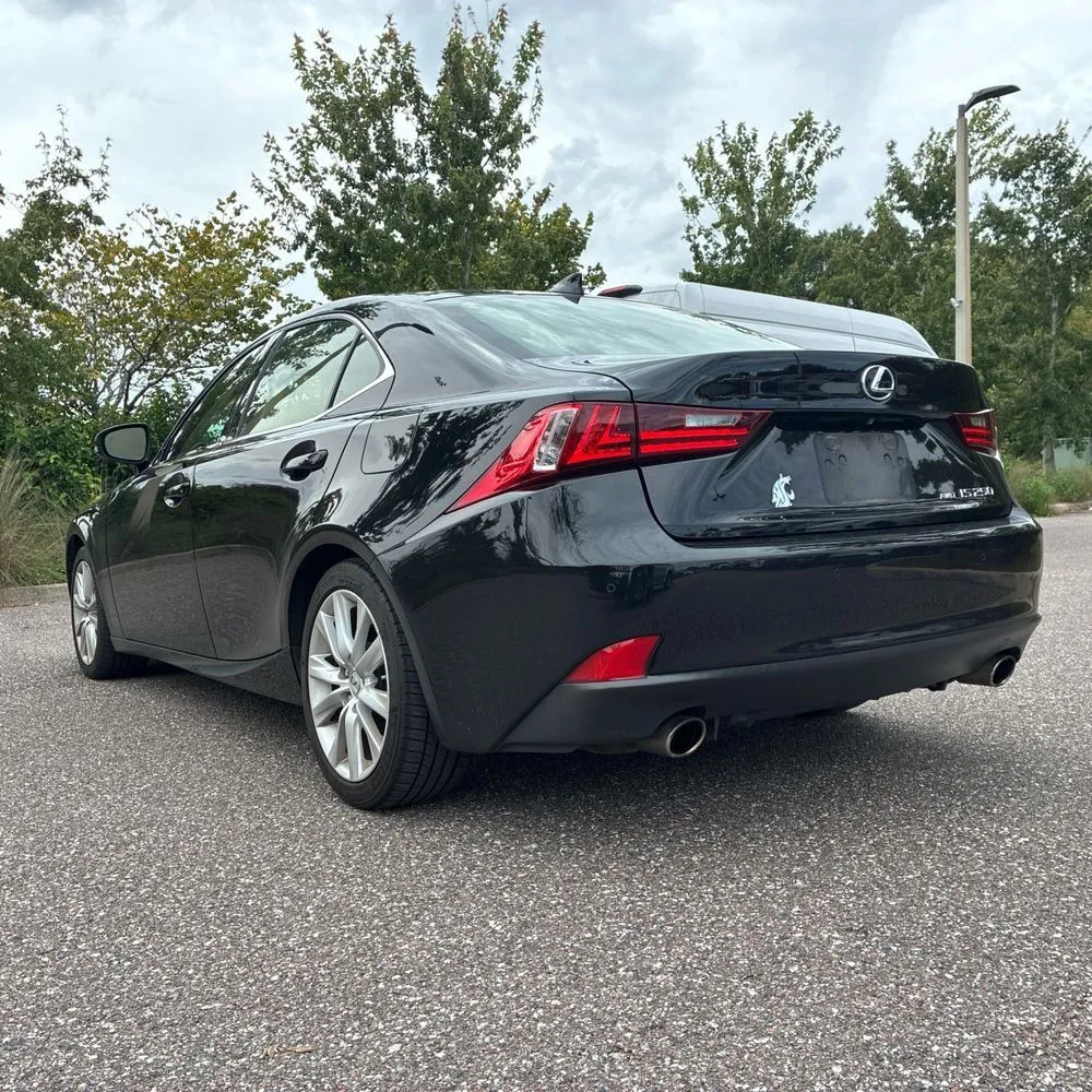 Lexus IS photo 5