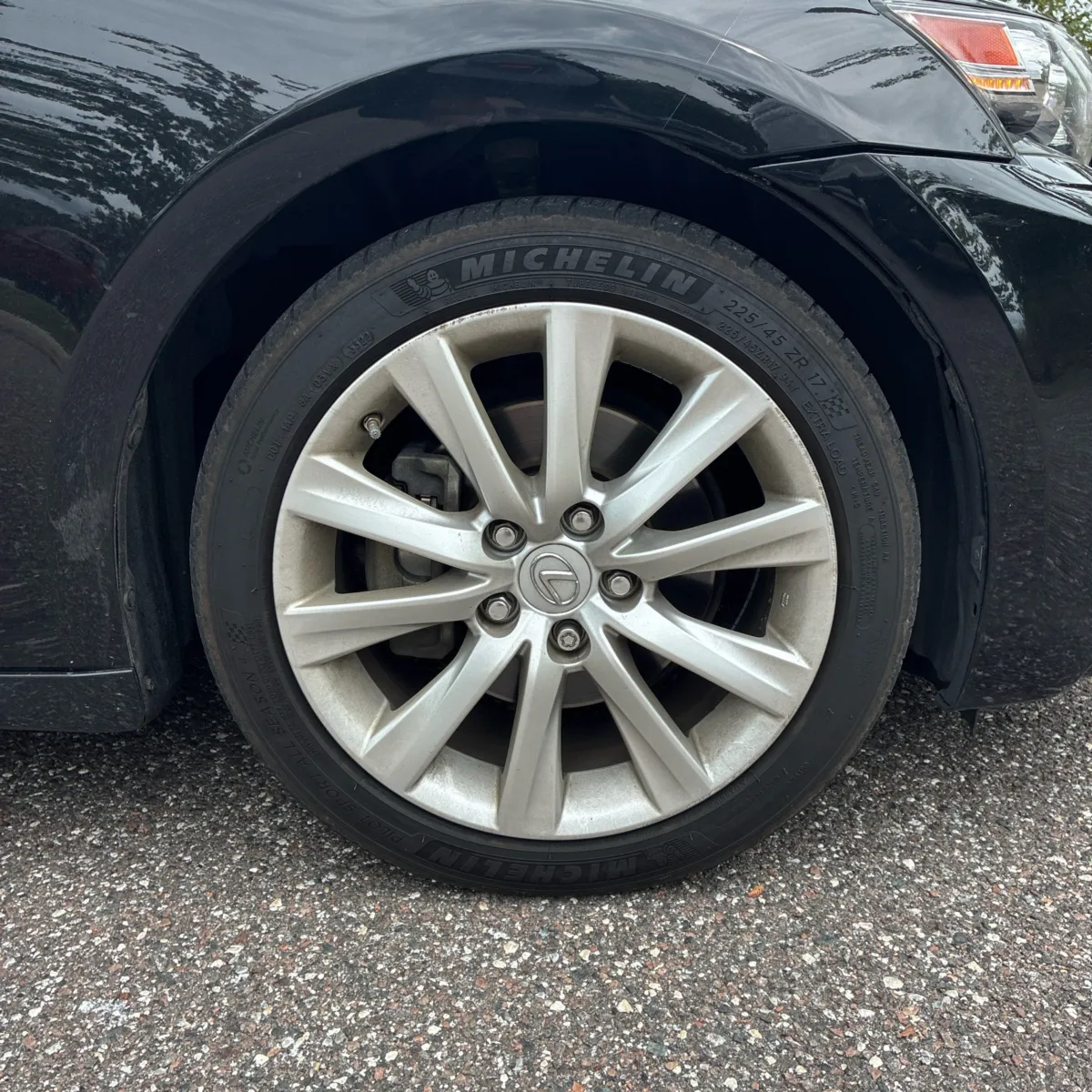 Lexus IS photo 20