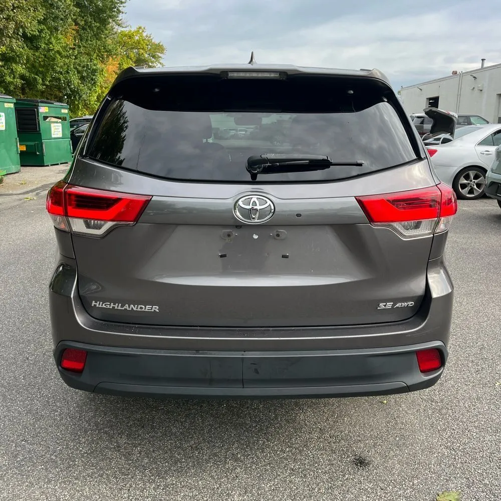 Toyota Highlander photo 7