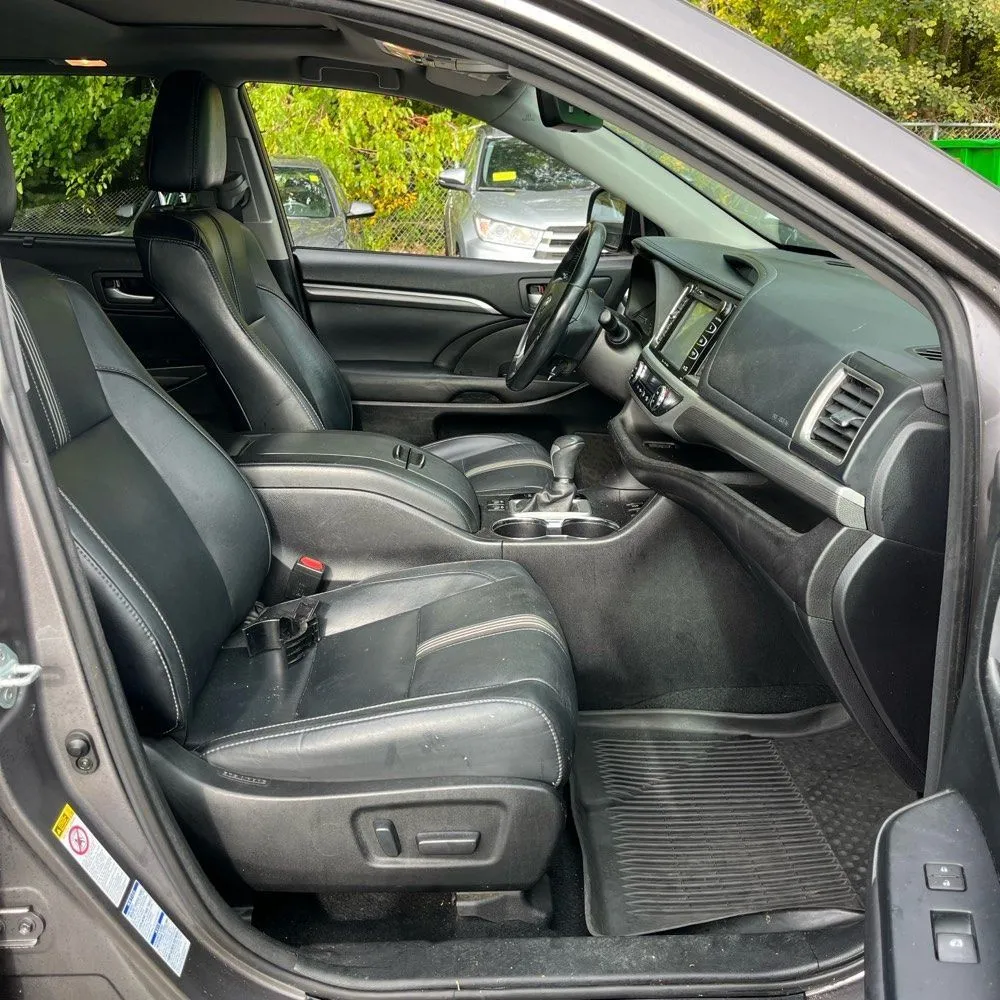 Toyota Highlander photo 22