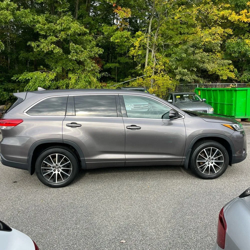 Toyota Highlander photo 9