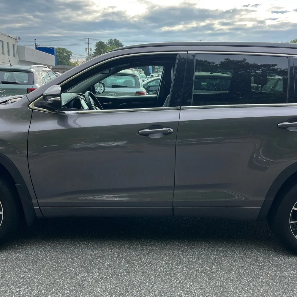Toyota Highlander photo 4