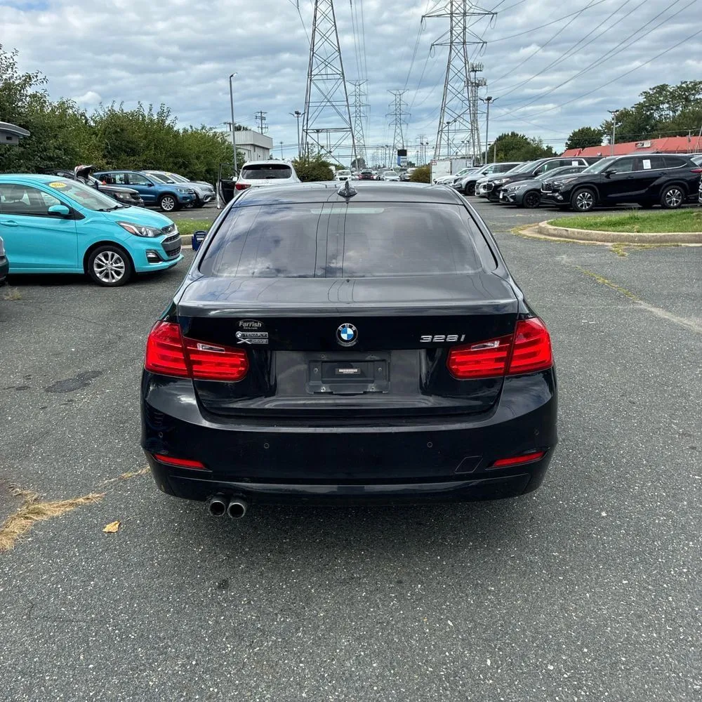 BMW 328i photo 6