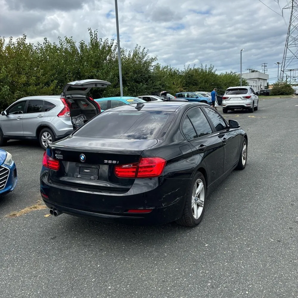 BMW 328i photo 7