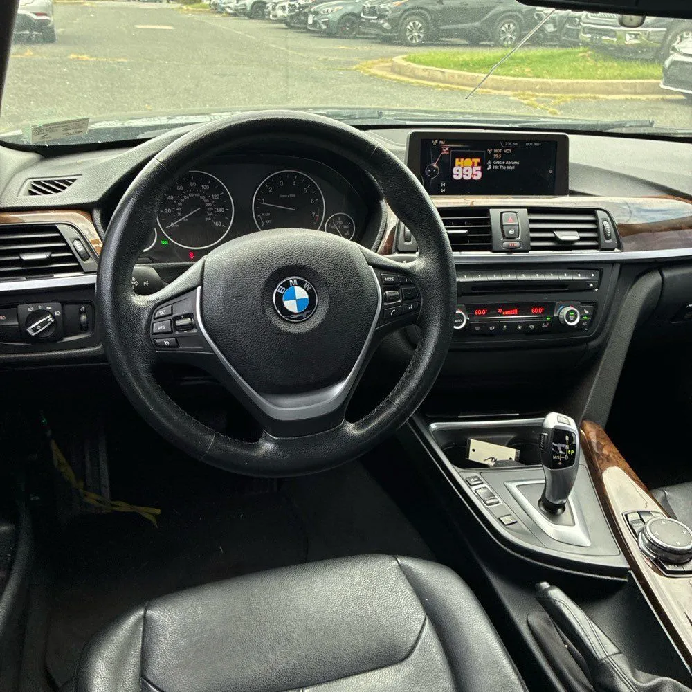 BMW 328i photo 25