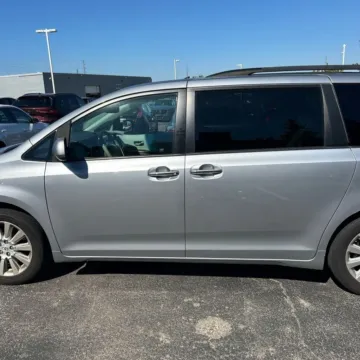 More photos of 2011 Toyota Sienna Limited at 101 Motors, NJ