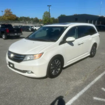 White 2014 Honda Odyssey Touring for sale in Carlstadt, NJ