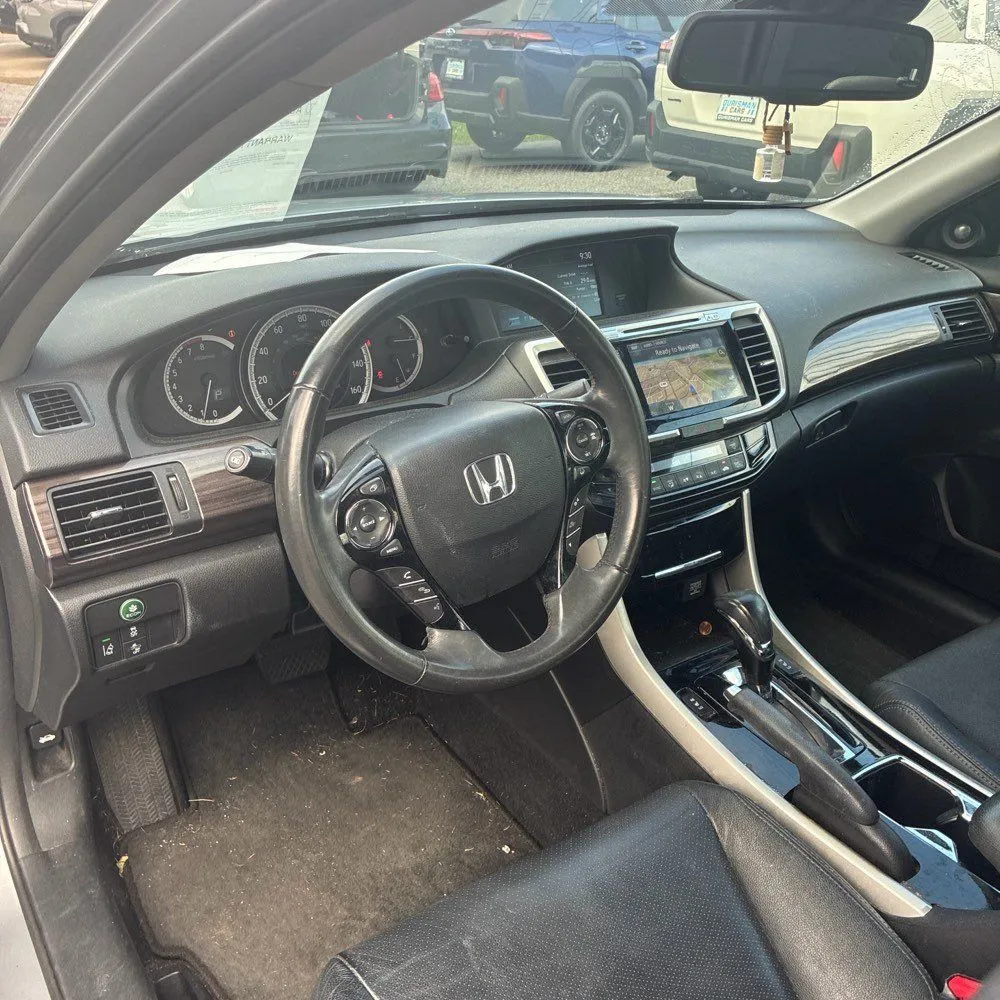 Honda Accord photo 25