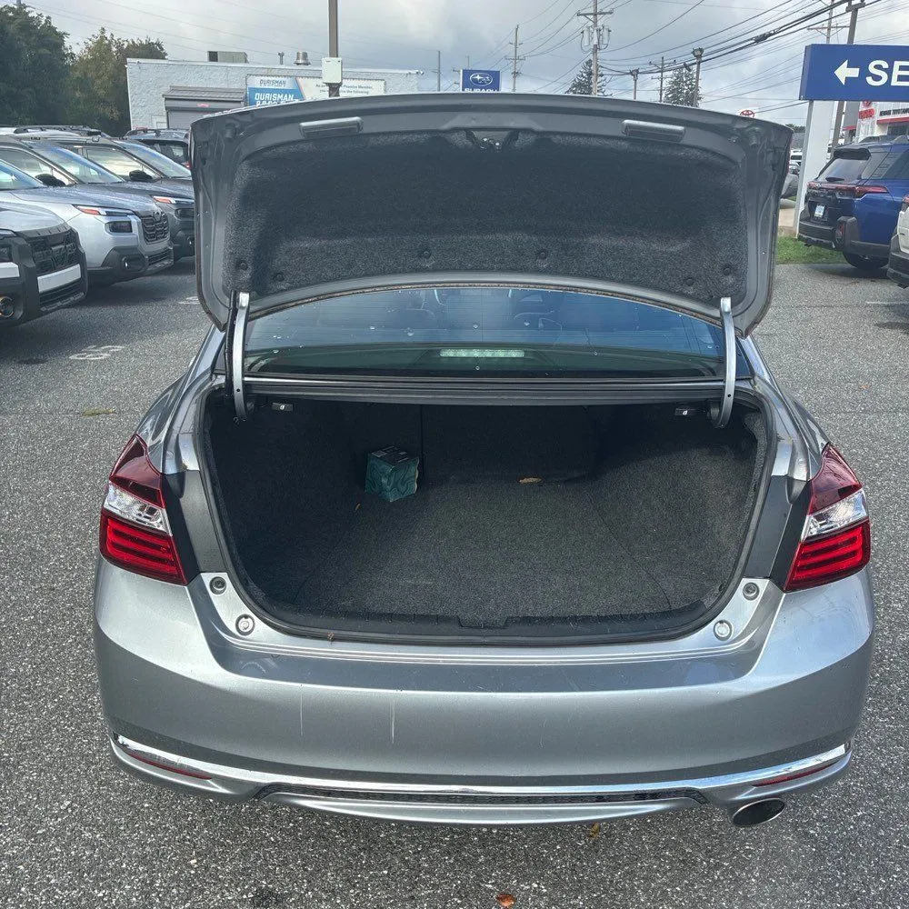 Honda Accord photo 30
