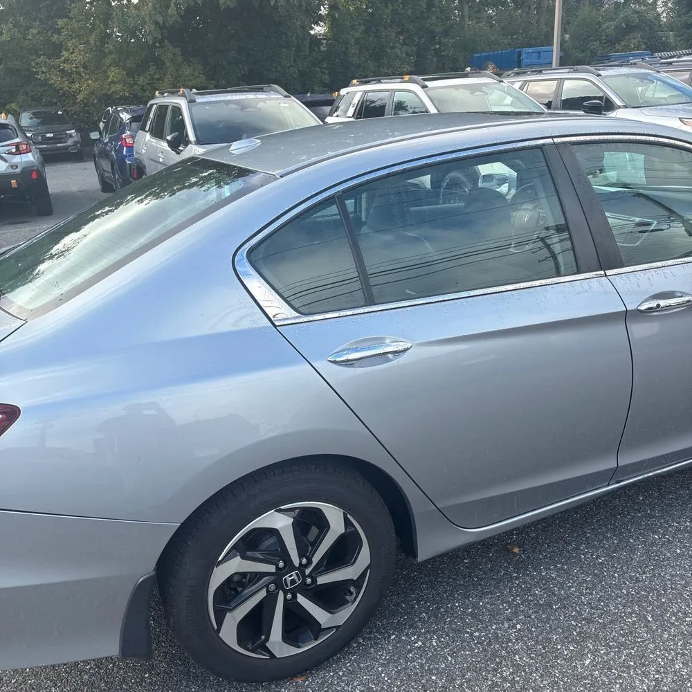 Honda Accord photo 9