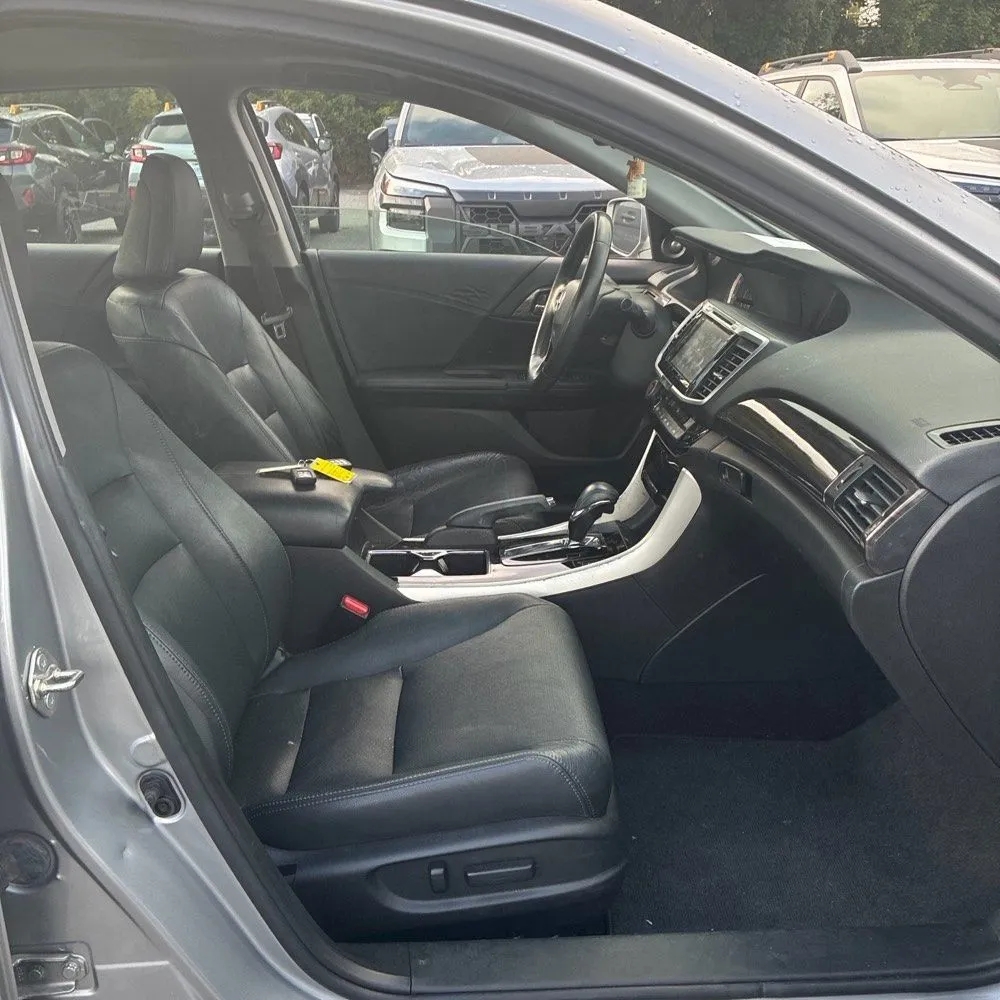 Honda Accord photo 21