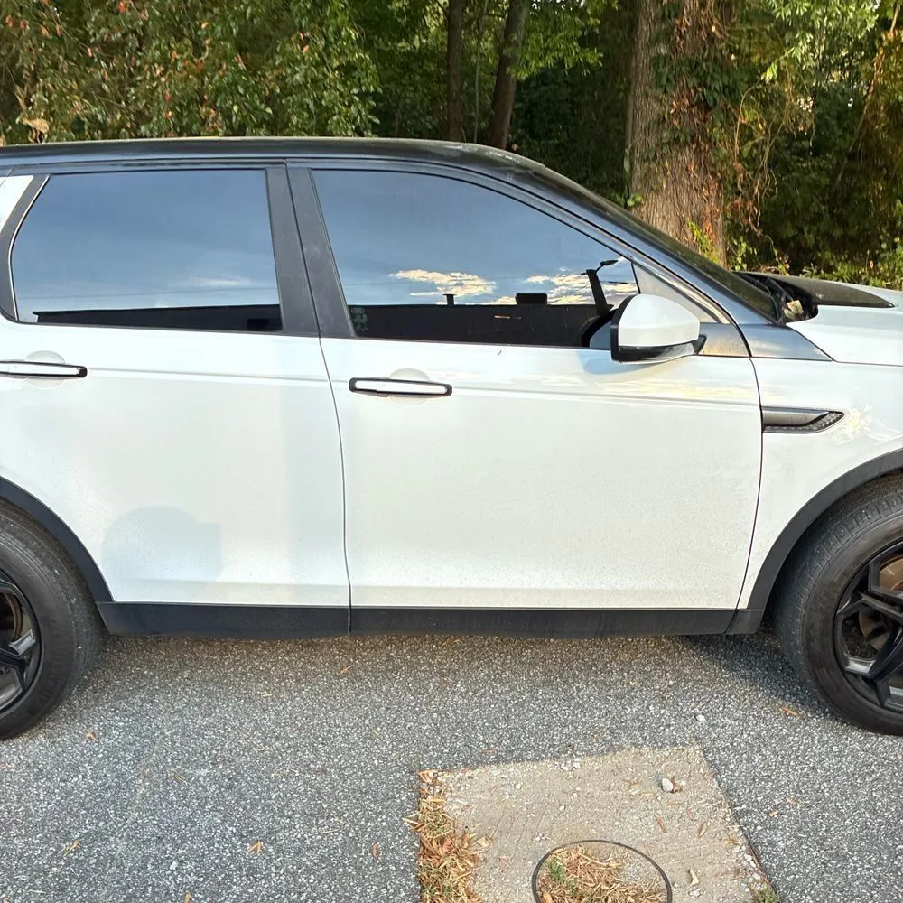 Land Rover Discovery Sport photo 11