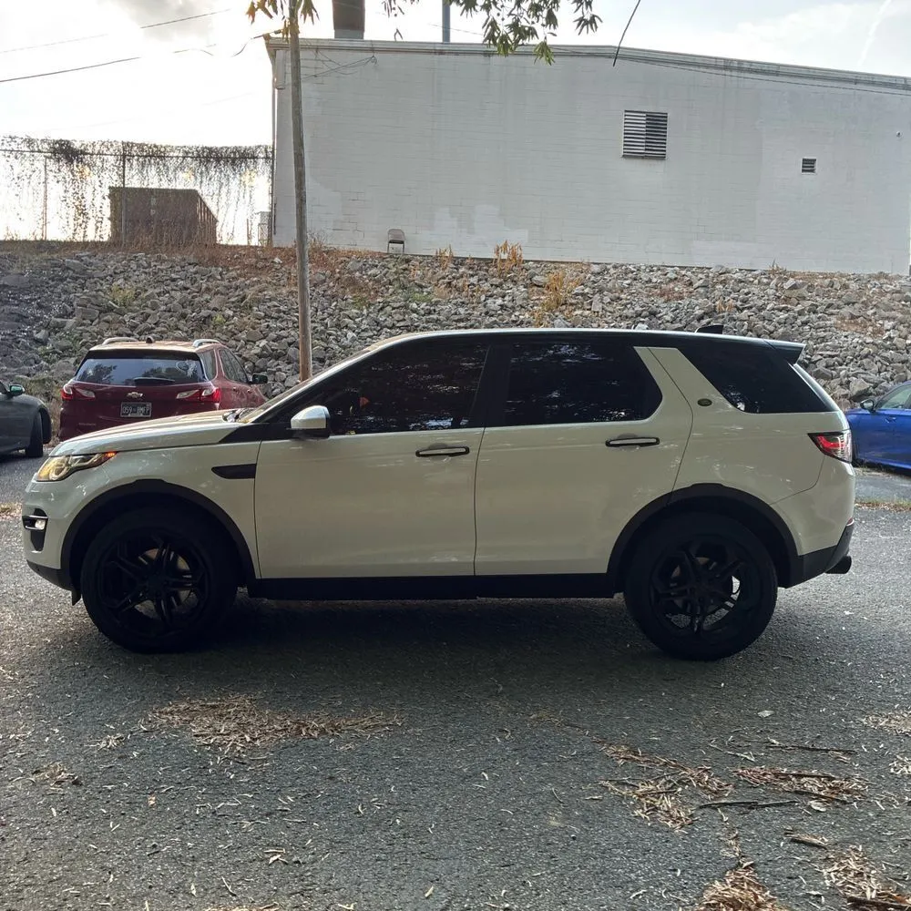 Land Rover Discovery Sport photo 3