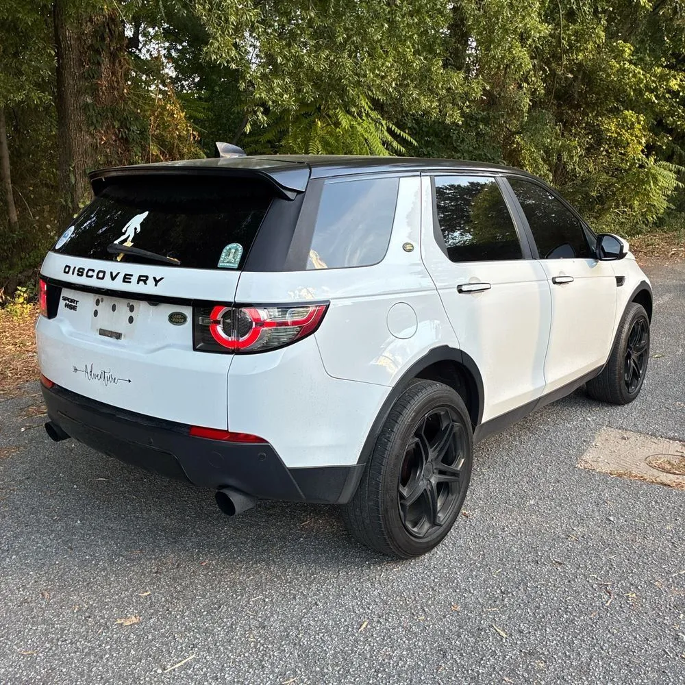 Land Rover Discovery Sport photo 8