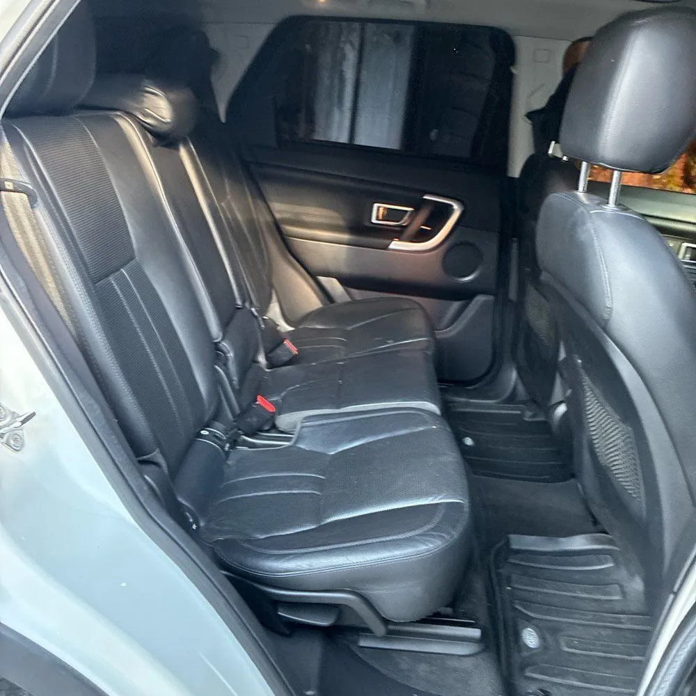 Land Rover Discovery Sport photo 23