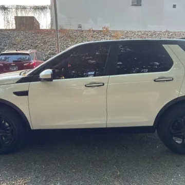 More photos of 2017 Land Rover Discovery Sport HSE at 101 Motors, NJ