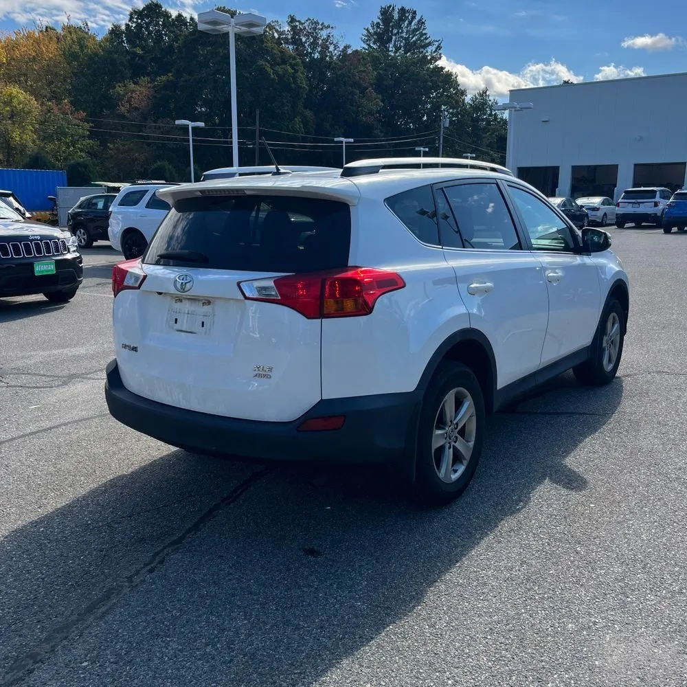 Toyota RAV4 photo 8