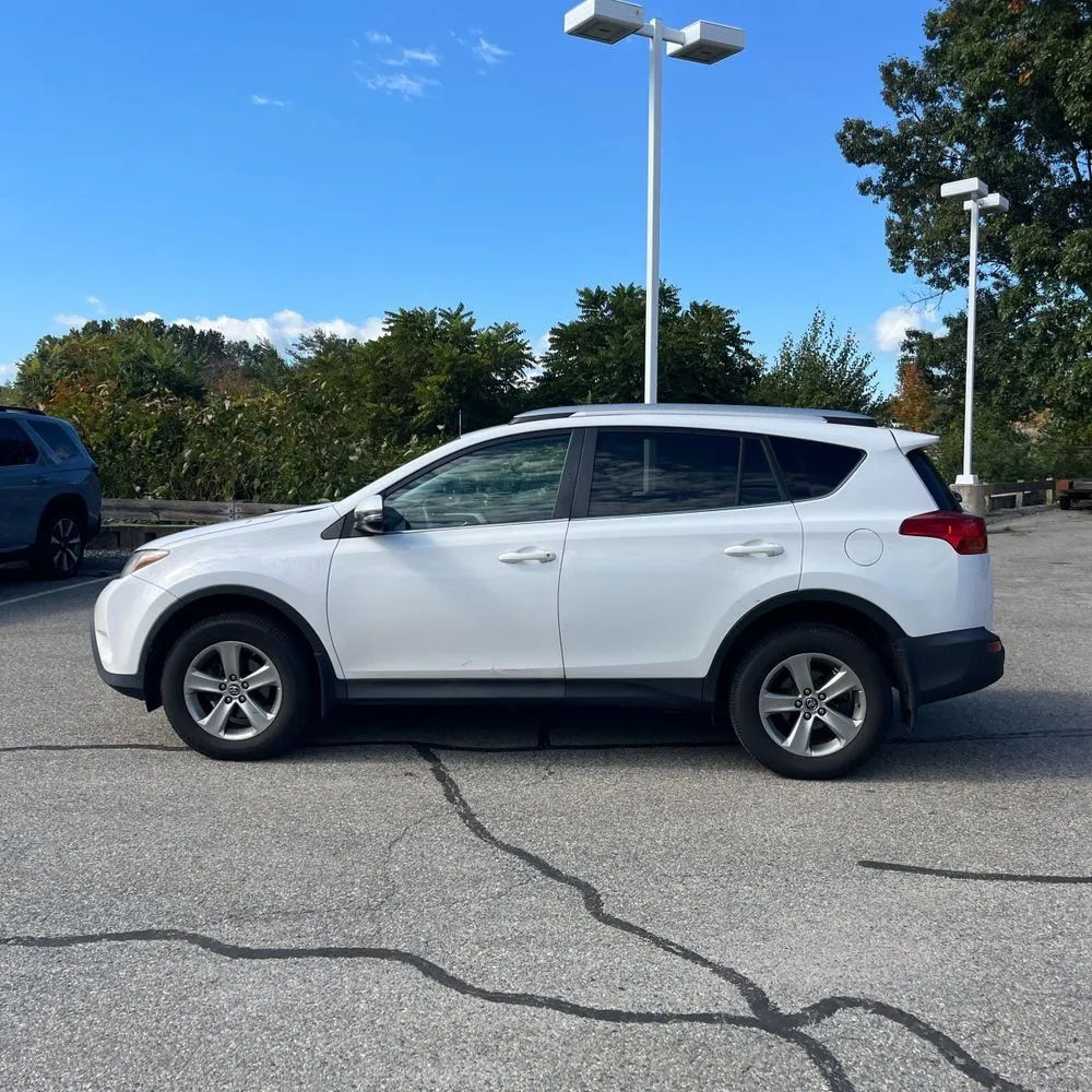 Toyota RAV4 photo 3