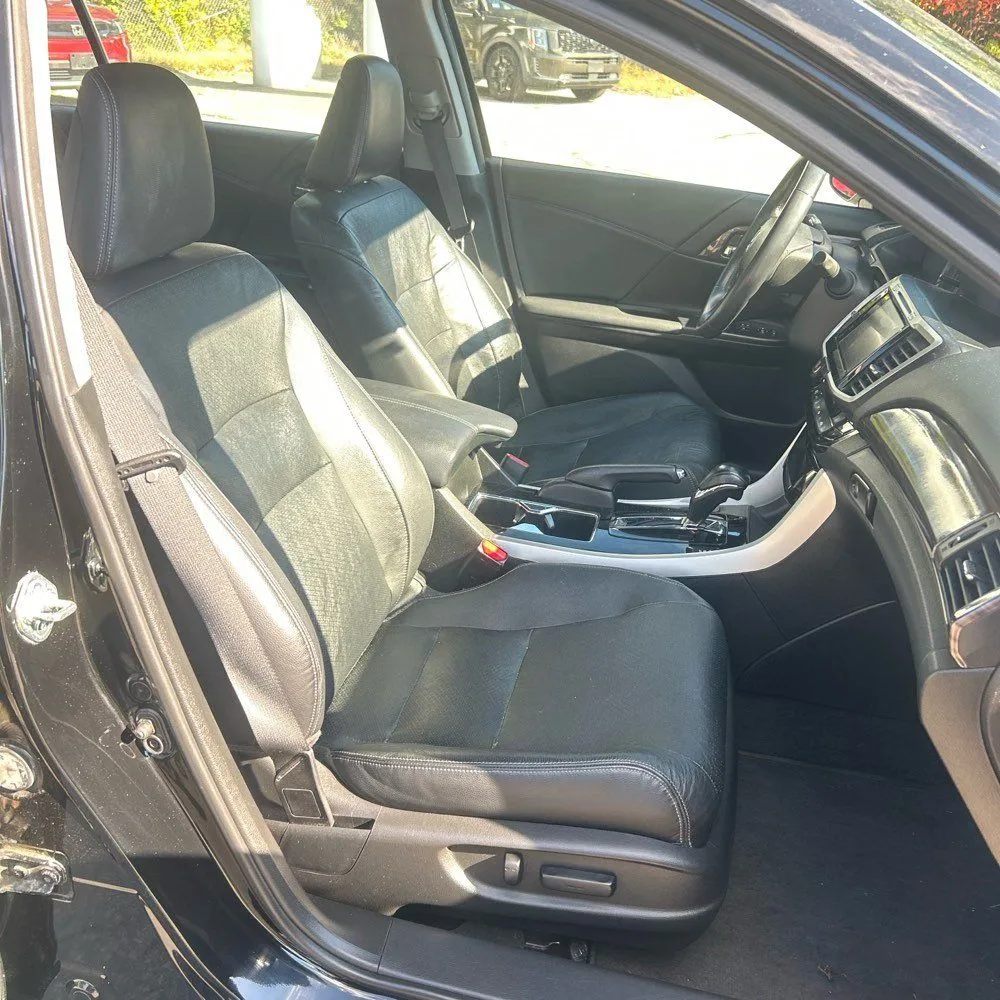 Honda Accord photo 20
