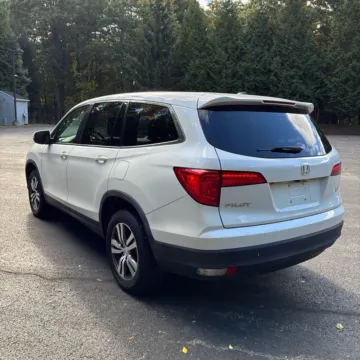 More photos of 2017 Honda Pilot EX-L at 101 Motors, NJ