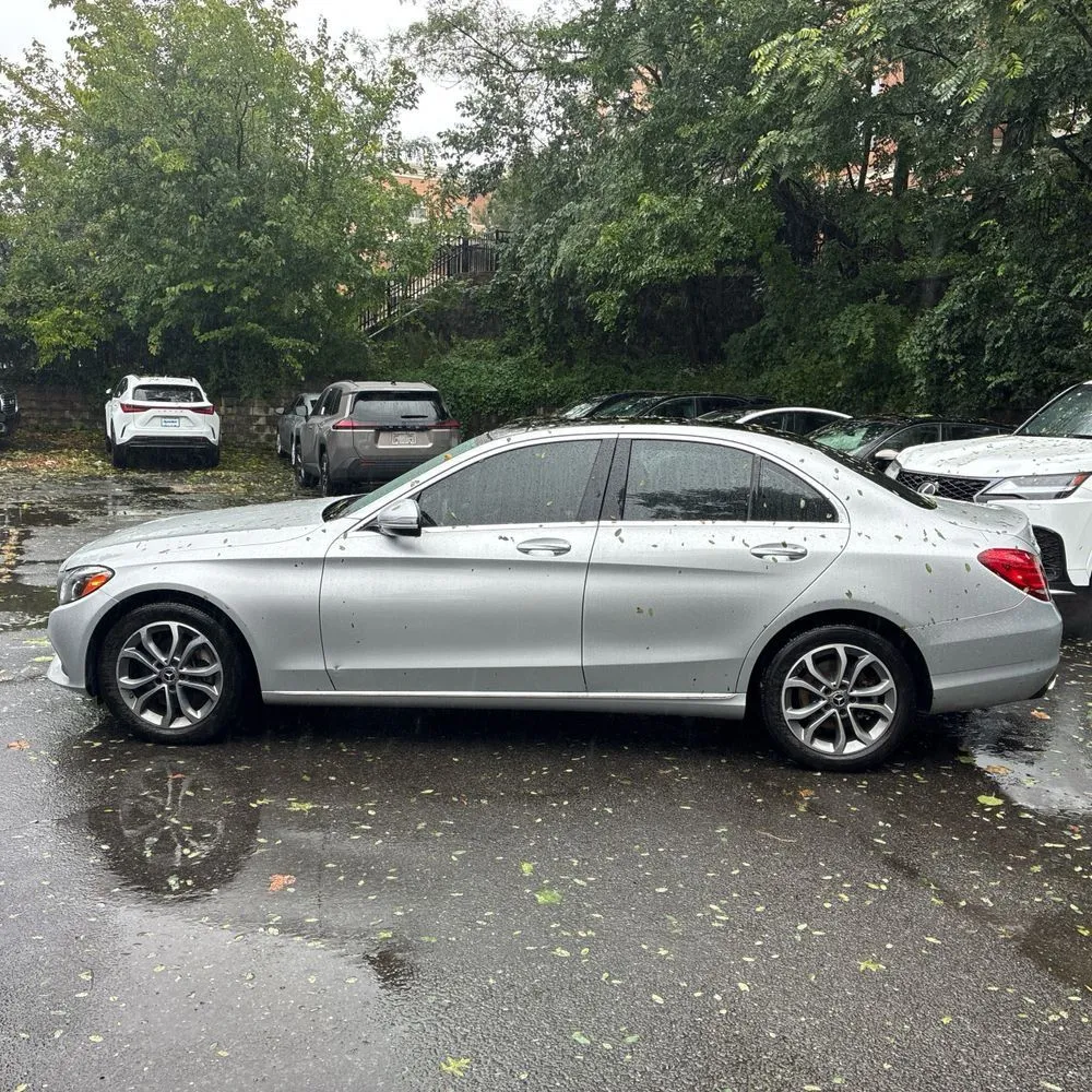 Mercedes-Benz C300 photo 3