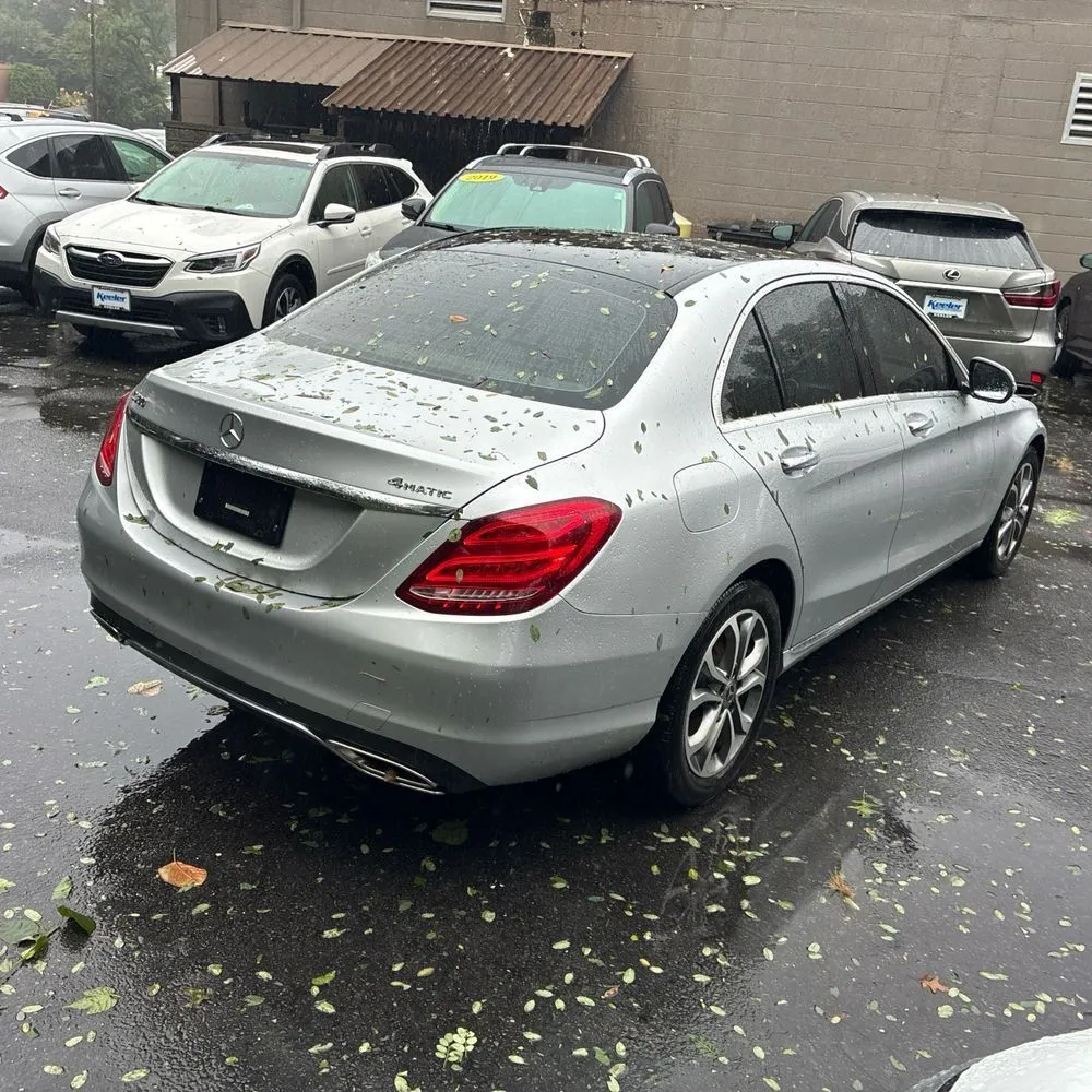 Mercedes-Benz C300 photo 8
