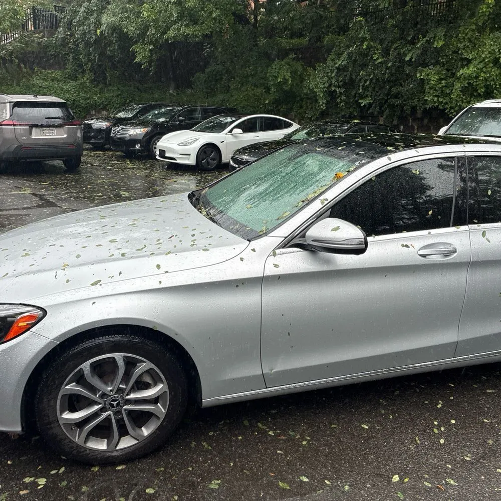 Mercedes-Benz C300 photo 2