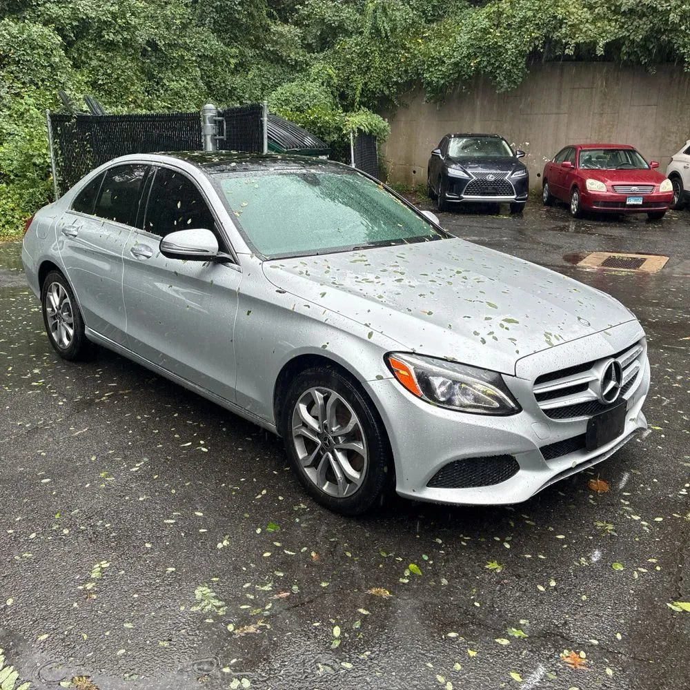 Mercedes-Benz C300 photo 12